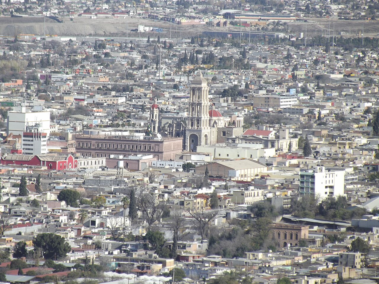 Vista del centro histórico de Saltillo y su catedral